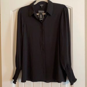 Express button down with smocked cuff